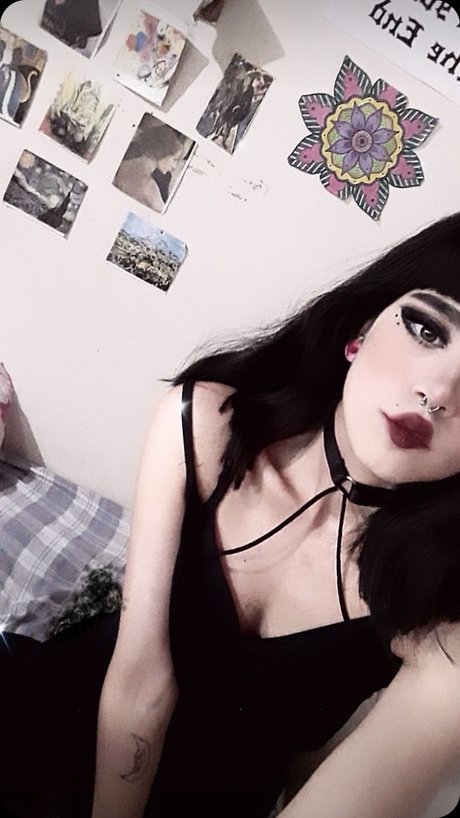 Naakte gelekte OnlyFans-foto van Diaren