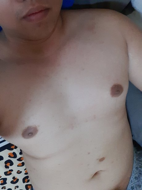 Naakte gelekte OnlyFans-foto van Bank Bear