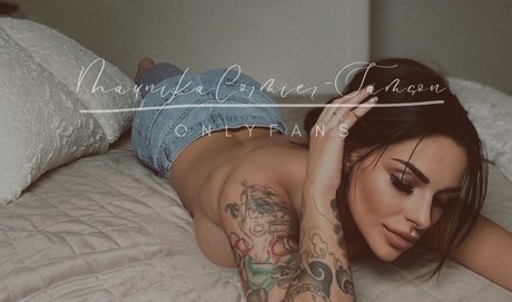 Naakte gelekte OnlyFans-foto van Maunika Cormiersamson