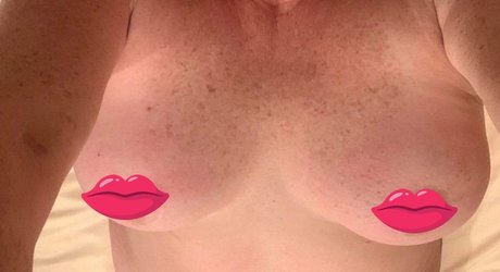 Naakte gelekte OnlyFans-foto van Maturemilf4u