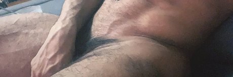 Naakte gelekte OnlyFans-foto van Mateo Zagal