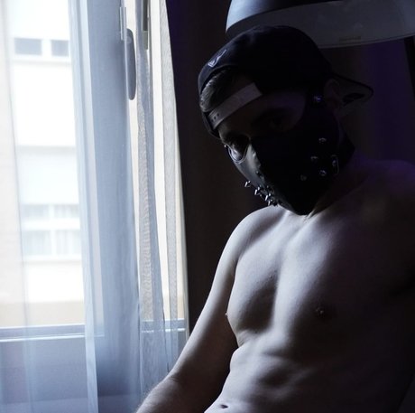 Naakte gelekte OnlyFans-foto van    