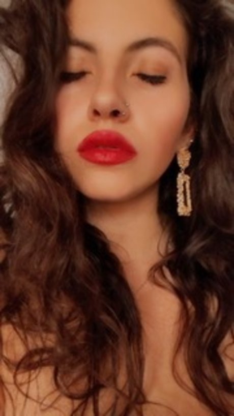 Naakte gelekte OnlyFans-foto van Marzia