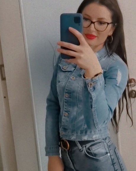 Naakte gelekte OnlyFans-foto van Maria Roxana