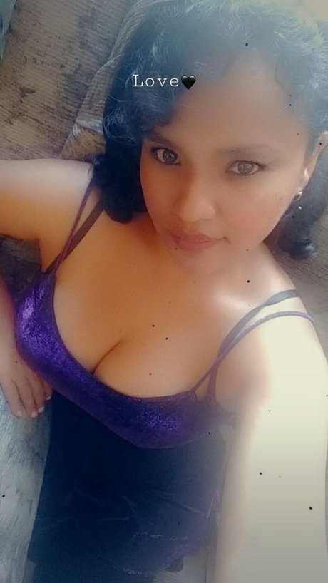 Naakte gelekte OnlyFans-foto van Angelsheart