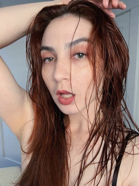 Naakte gelekte OnlyFans-foto van Michele