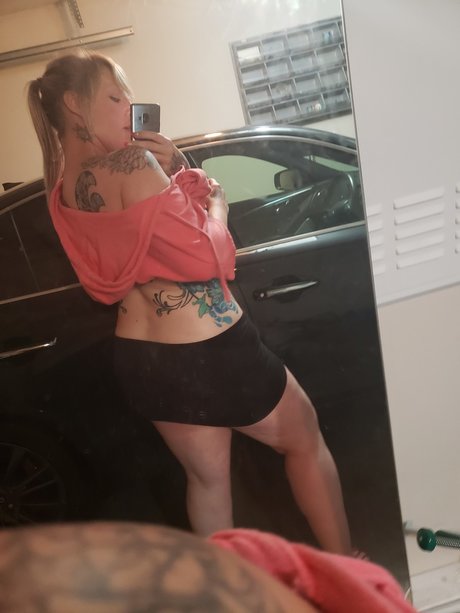 Naakte gelekte OnlyFans-foto van Scarlet