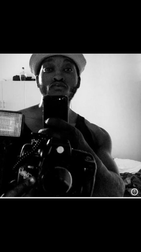 Naakte gelekte OnlyFans-foto van Blakkinky