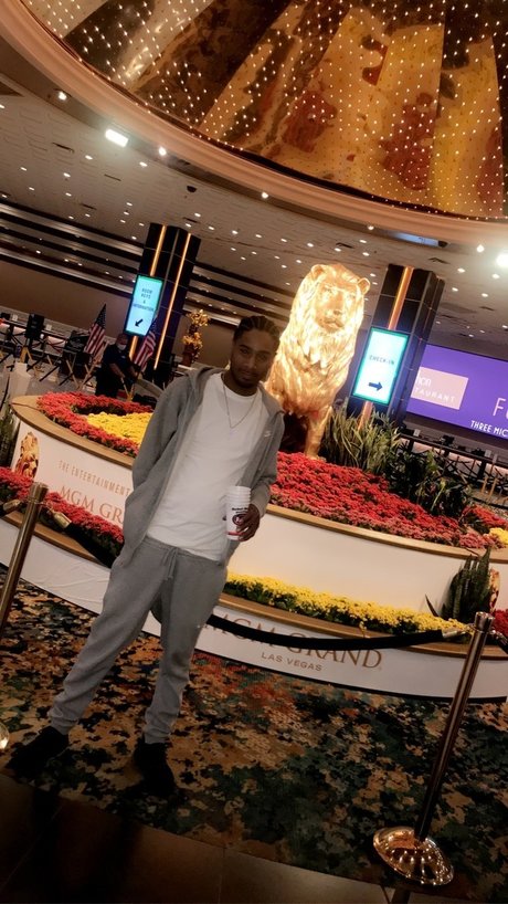 Naakte gelekte OnlyFans-foto van Blackmexican