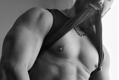 Naakte gelekte OnlyFans-foto van Beardedalv