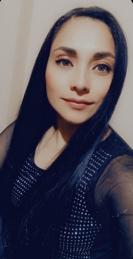 Naakte gelekte OnlyFans-foto van Andrea
