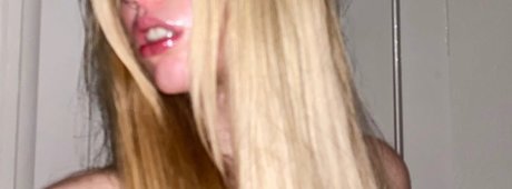 Naakte gelekte OnlyFans-foto van Blondie
