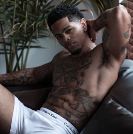 Naakte gelekte OnlyFans-foto van Mechie