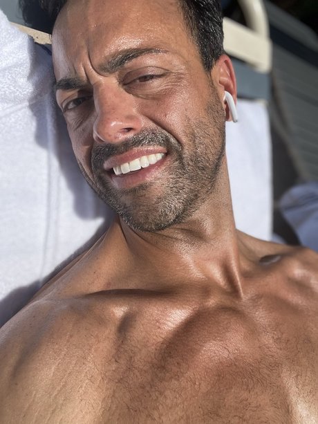 Naakte gelekte OnlyFans-foto van Meandawgswing