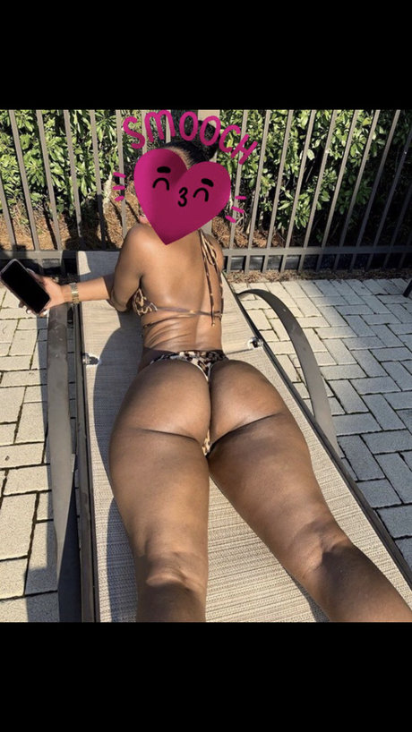 Naakte gelekte OnlyFans-foto van Mdollasworld