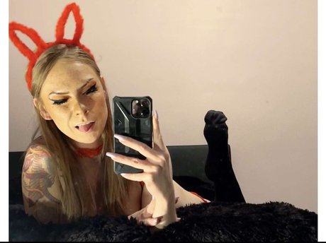 Naakte gelekte OnlyFans-foto van Maziikeen