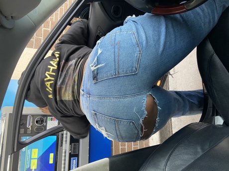 Naakte gelekte OnlyFans-foto van Mayham