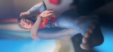 Naakte gelekte OnlyFans-foto van Melkimnylon