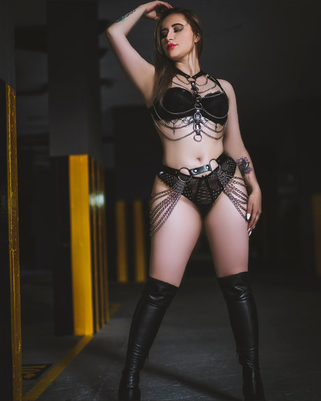 Naakte gelekte OnlyFans-foto van Melissa Lodge