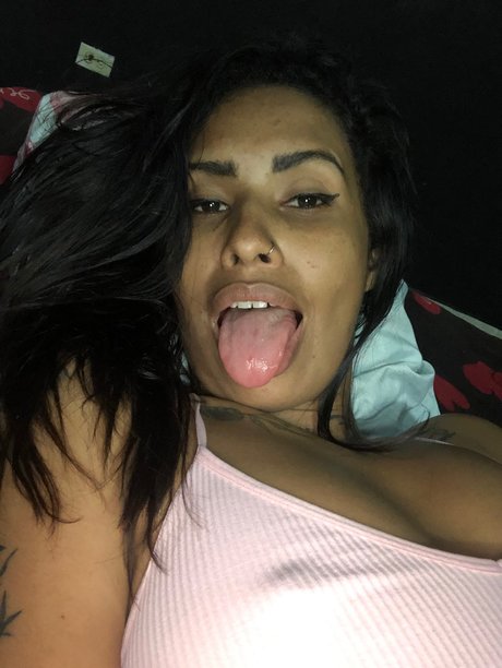 Naakte gelekte OnlyFans-foto van Dulcita 