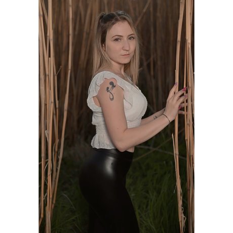 Naakte gelekte OnlyFans-foto van Keksi