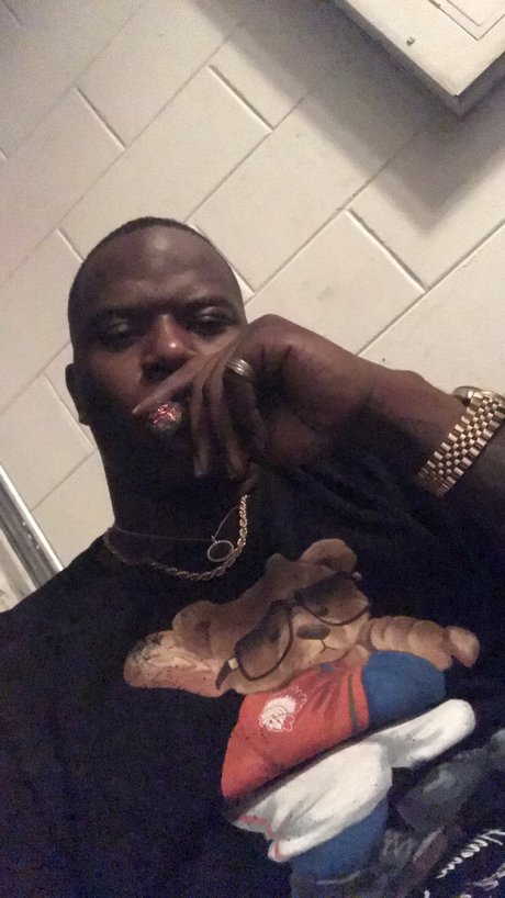 Naakte gelekte OnlyFans-foto van Beetlesx3
