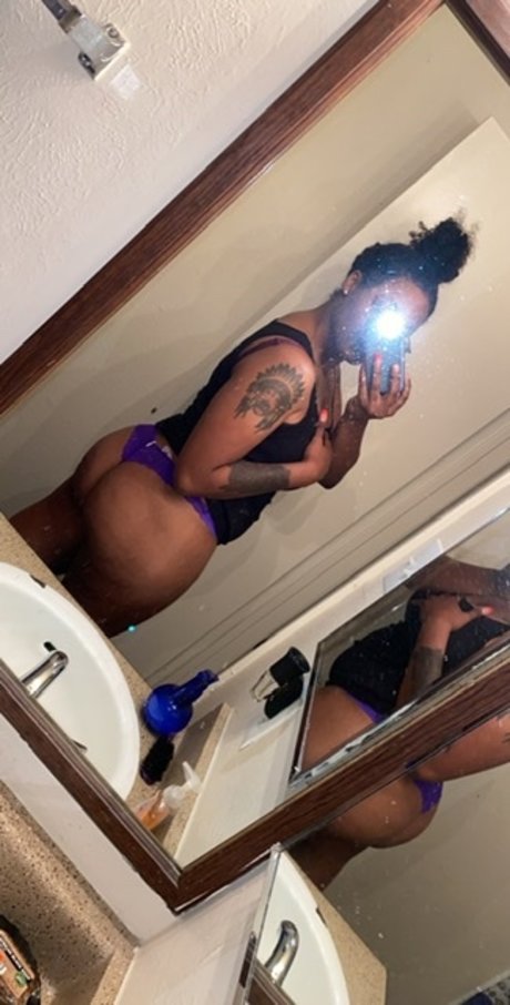 Naakte gelekte OnlyFans-foto van Mariah
