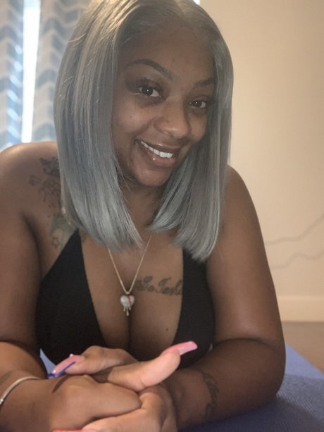 Naakte gelekte OnlyFans-foto van Foxy Brown