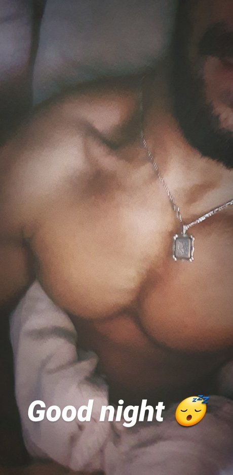 Naakte gelekte OnlyFans-foto van Mehdi5kstory