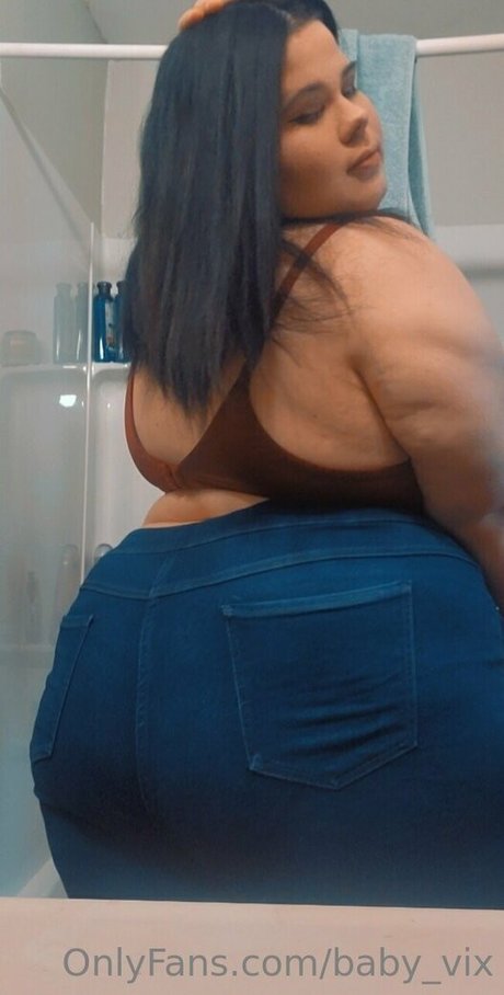 Naakte gelekte OnlyFans-foto van Babyvix