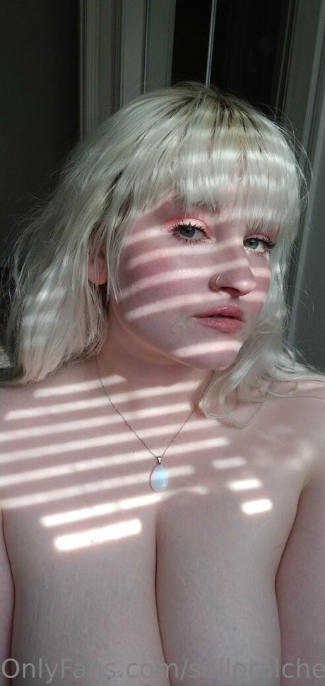 Naakte gelekte OnlyFans-foto van Sailoralchemist