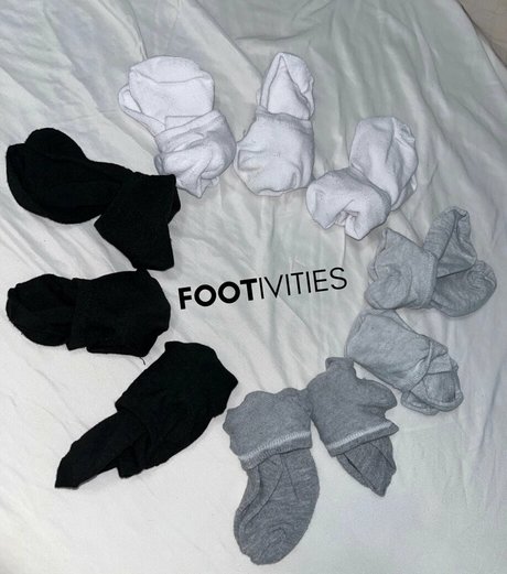 Naakte gelekte OnlyFans-foto van Footivities