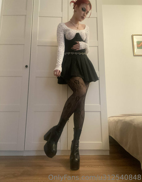 Naakte gelekte OnlyFans-foto van Lindadragon