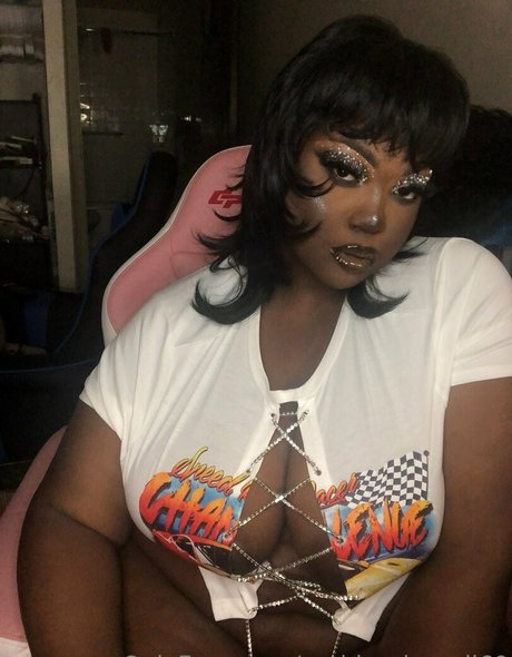 Naakte gelekte OnlyFans-foto van Kianakakez