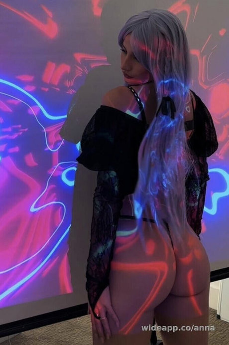 Naakte gelekte OnlyFans-foto van Anna Arevalo