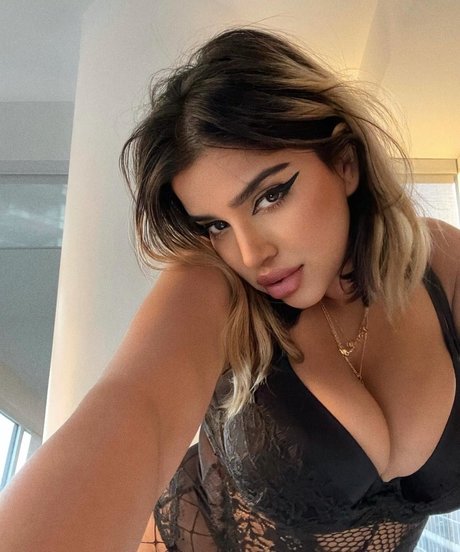 Naakte gelekte OnlyFans-foto van Omglove
