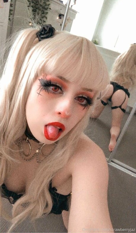 Naakte gelekte OnlyFans-foto van Strawberryjaz