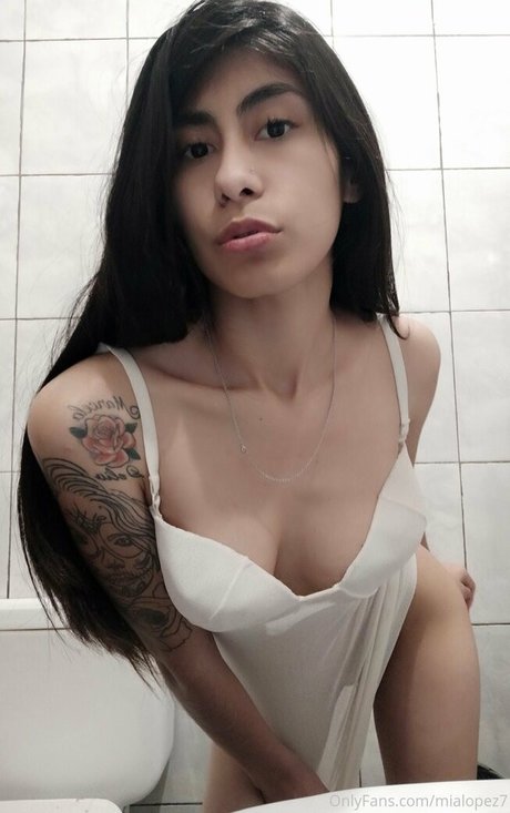Naakte gelekte OnlyFans-foto van Mialopez7