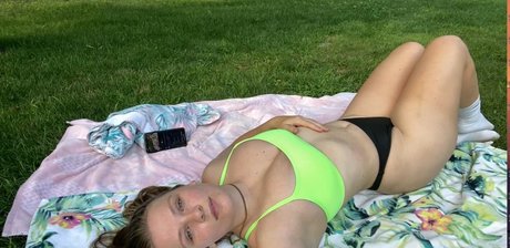 Naakte gelekte OnlyFans-foto van Courtneymariee