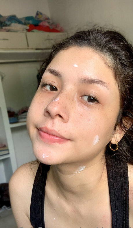 Naakte gelekte OnlyFans-foto van Sophiazanel