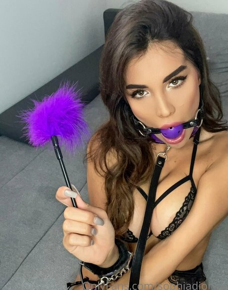 Naakte gelekte OnlyFans-foto van Sophiadiorvip