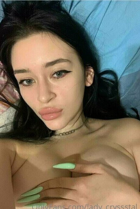 Naakte gelekte OnlyFans-foto van Moonlitnymphvip