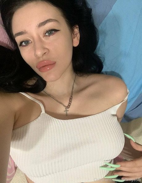 Naakte gelekte OnlyFans-foto van Moonlitnymphvip