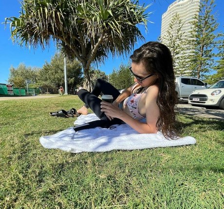 Naakte gelekte OnlyFans-foto van Amy Shark