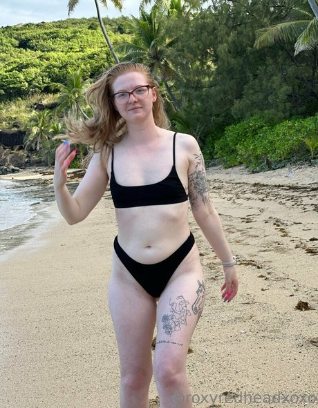 Naakte gelekte OnlyFans-foto van Roxyredheadxoxo