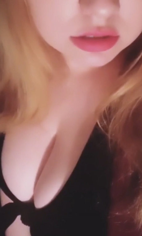 Naakte gelekte OnlyFans-foto van Supanintendogirl