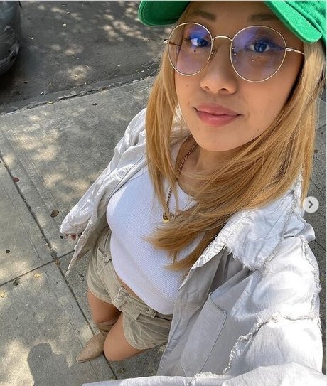 Naakte gelekte OnlyFans-foto van Sarah Pan