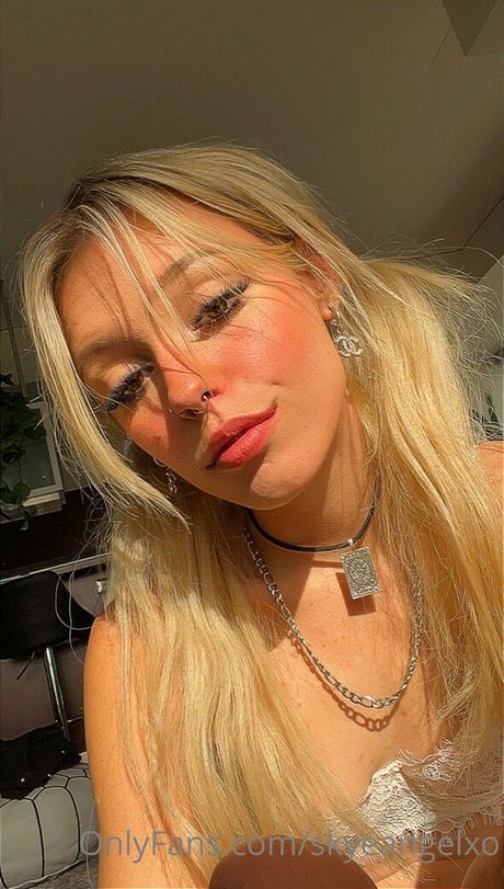 Naakte gelekte OnlyFans-foto van Skyeangelxo