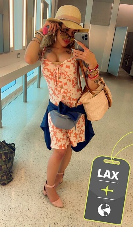Naakte gelekte OnlyFans-foto van Thehollyhendrix