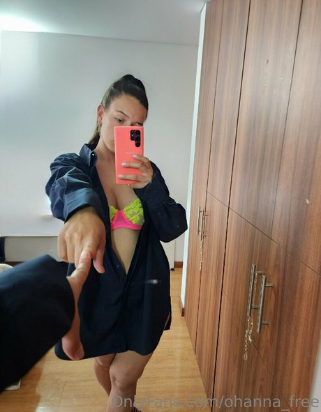 Naakte gelekte OnlyFans-foto van Ohannafree